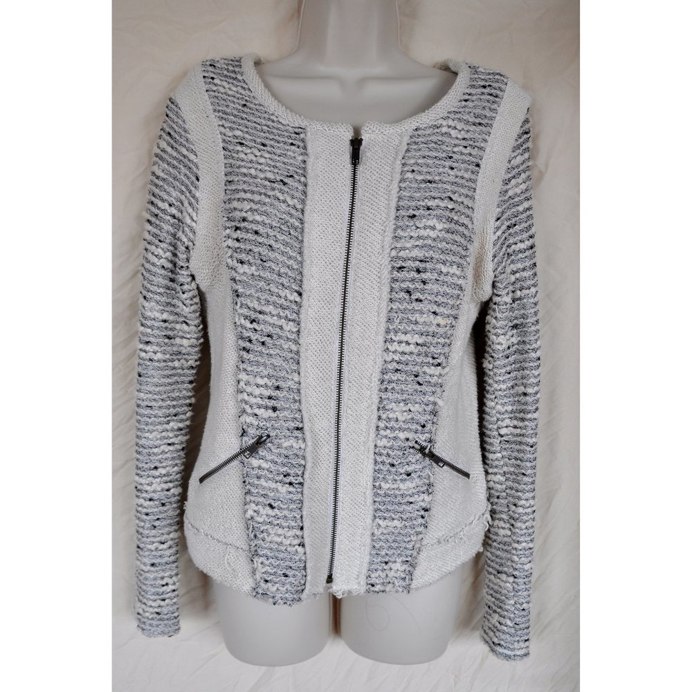 NEW Knitted Fitted  Cardigan with zipper closure